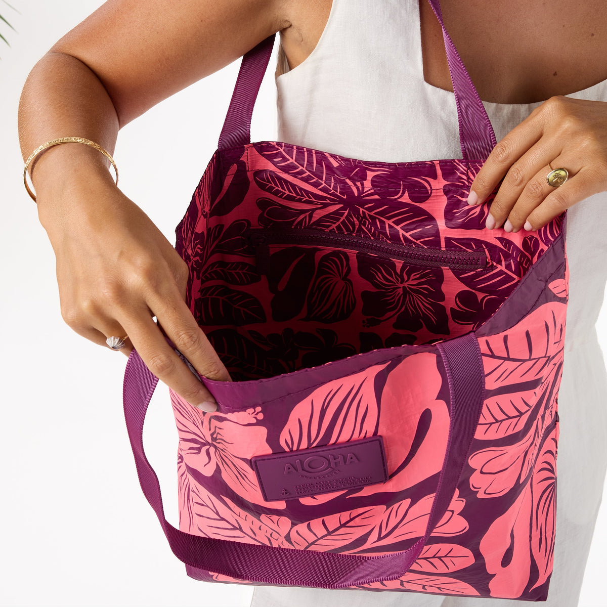 Punahele Reversible Tote in Taffy on Plum